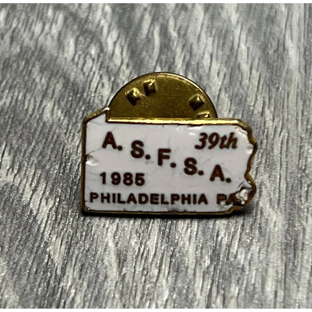 Vintage‎ 1985 ASFSA 39th Convention Philadelphia PA Pennsylvania State Lapel Pin